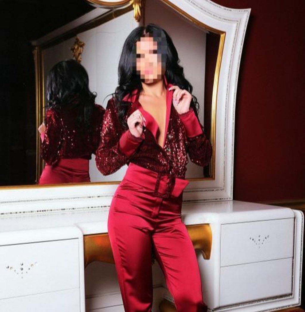 Оленька: проститутки индивидуалки в Сочи